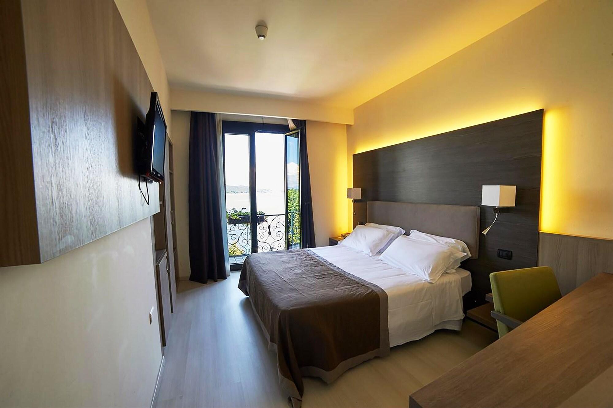 Hotel Giardino Арона Екстер'єр фото
