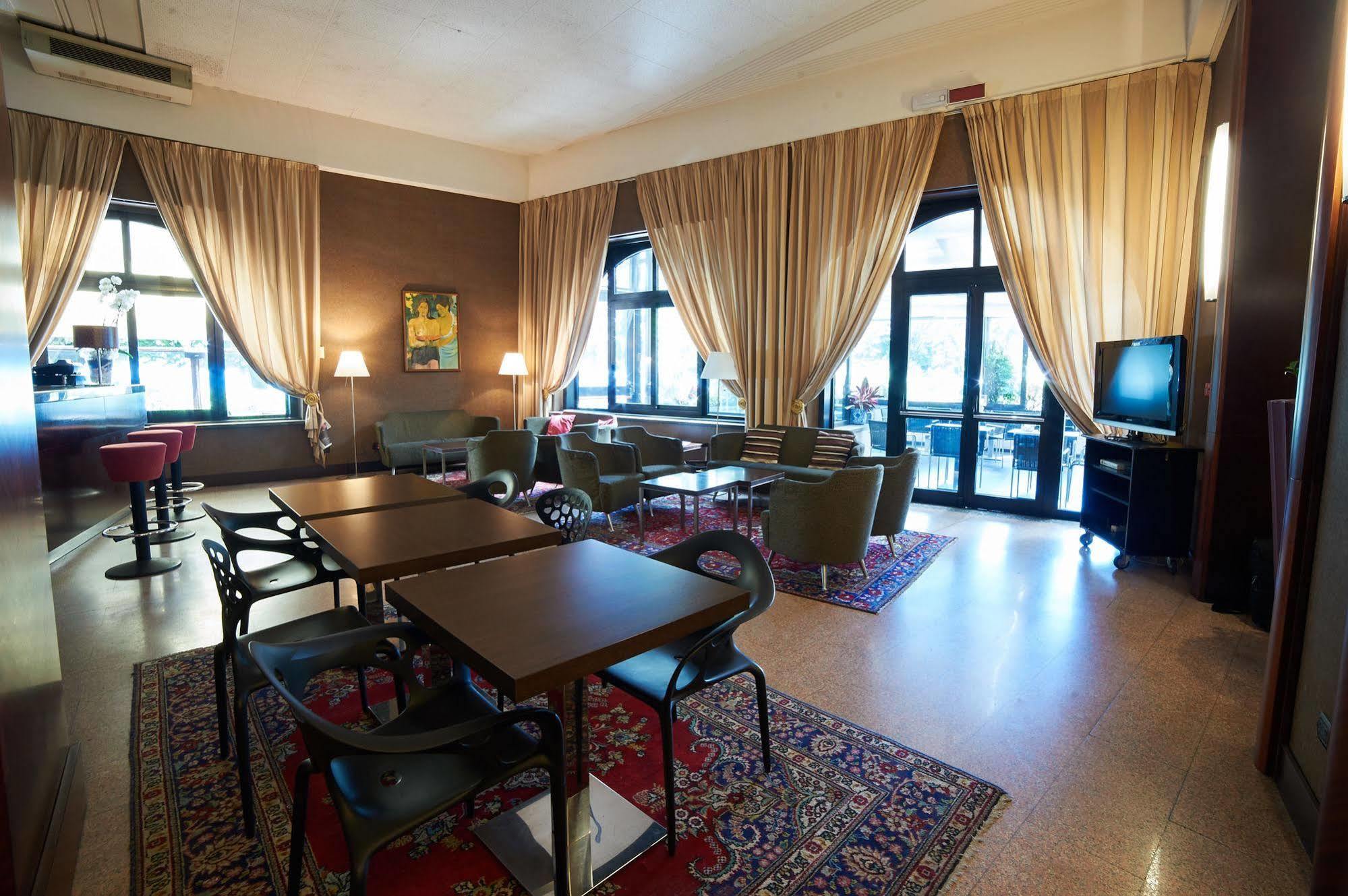 Hotel Giardino Арона Екстер'єр фото